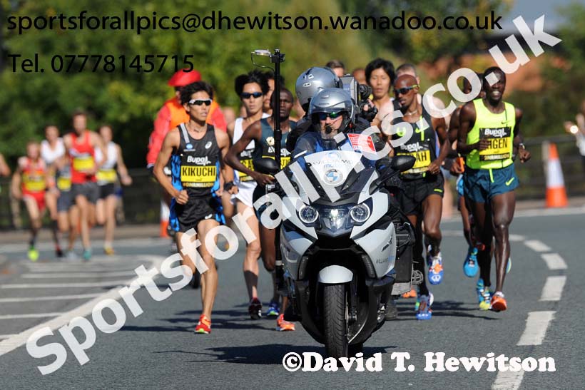 Close media attention of the mens 2014 BUPA Great North Run. Photo: David T. Hewitson/Sports for All Pics